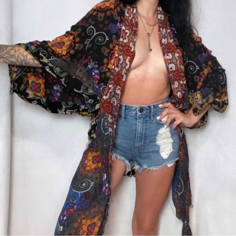 FP RARE PSYCHEDELIC PRINT RAW HEM KIMONO CARDIGAN